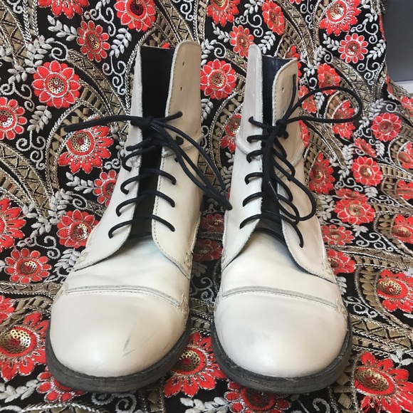 Charles David Leather Boots in Vintage White - Picture 2 of 6